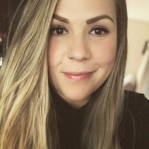 Meet your Posher, Raquel